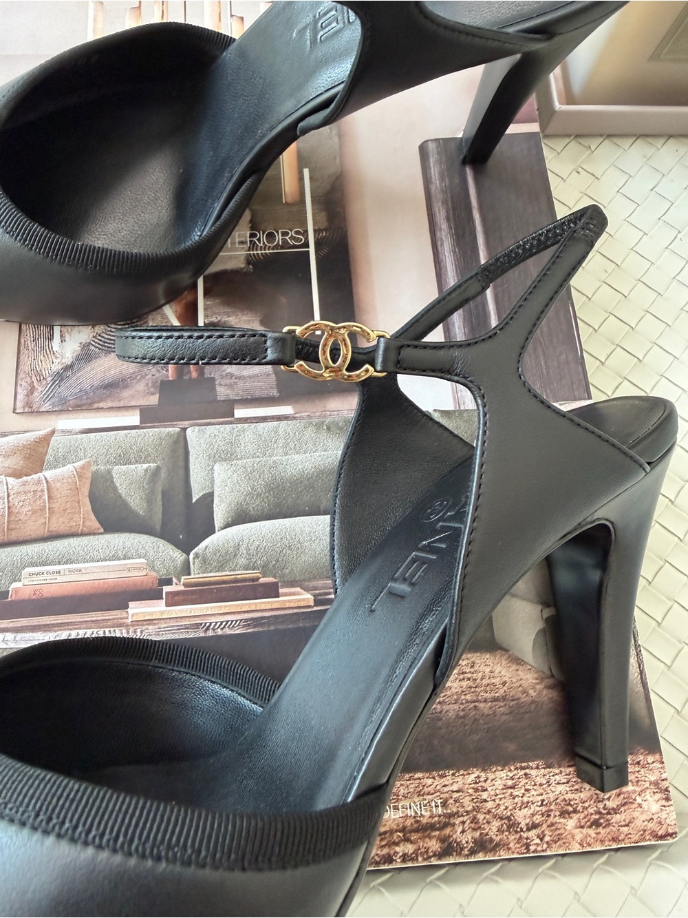 CHANEL SS 2026 BLAZY BLACK WHITE CAP TOE LEATHER HEELS SLINGBACK SHOES PUMPS - Picture 13 of 17